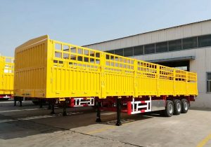 3 Axle Cargo Fence Truck Trailer for Cattle Cargo Transport