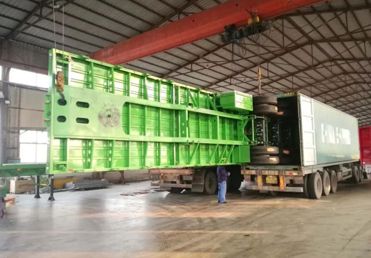 How To Clean Up The Container Semi-Trailer